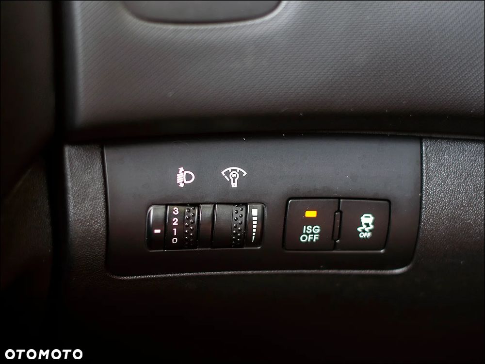Kia Ceed - 32