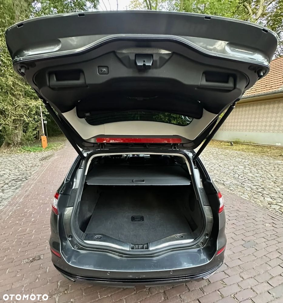 Ford Mondeo 2.0 EcoBoost Titanium - 40