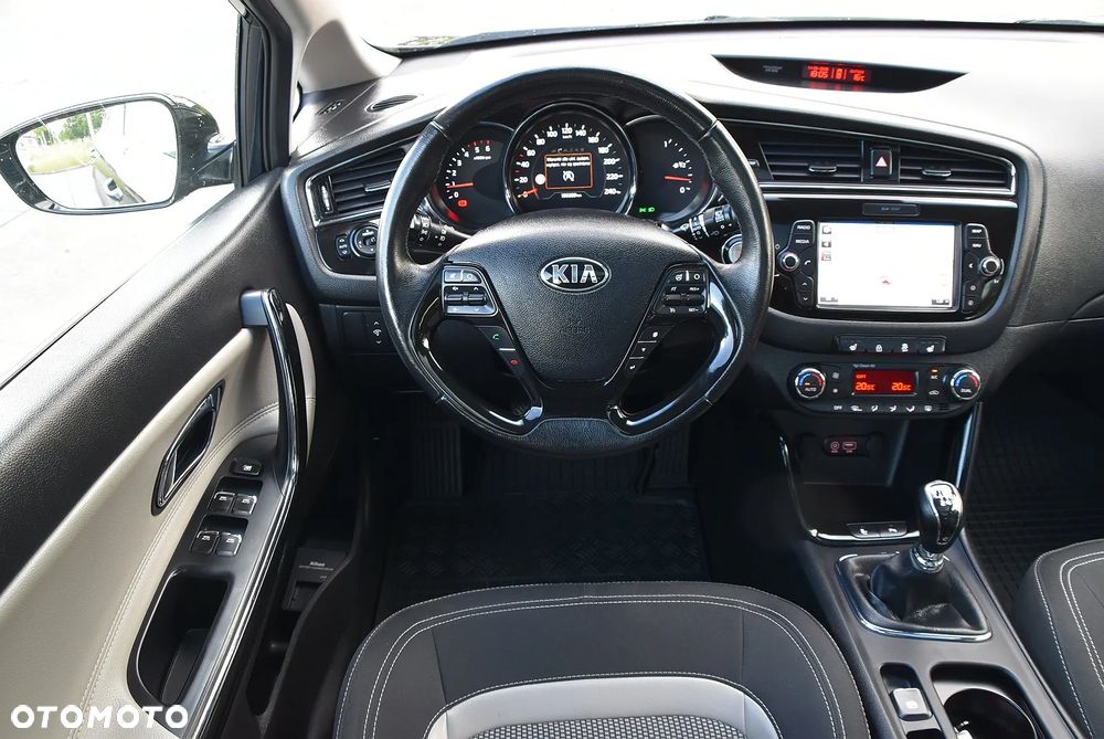 Kia Ceed - 25