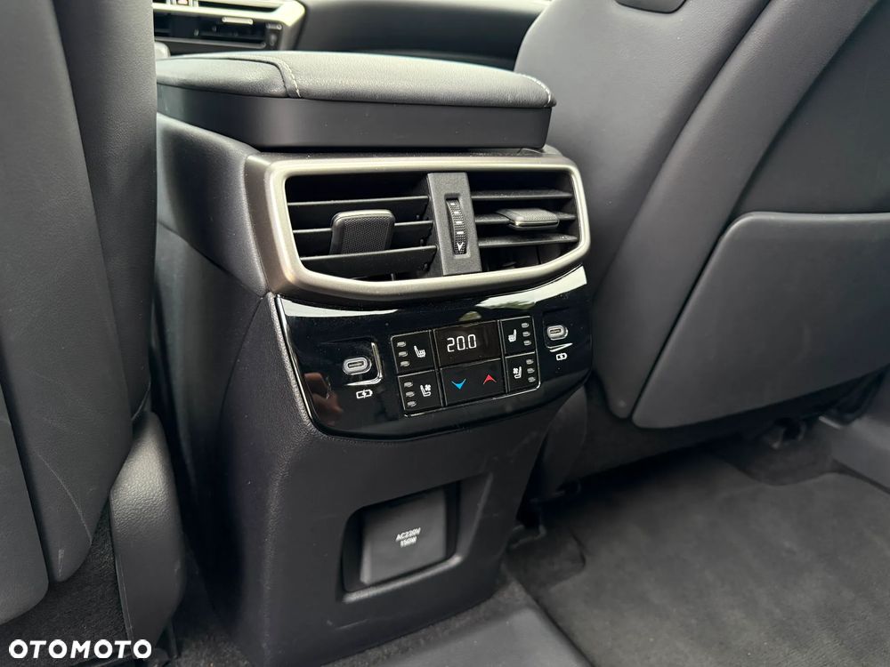 Lexus RX 450h+ Omotenashi - 15