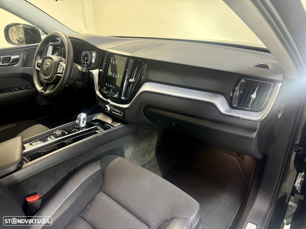Volvo XC 60 2.0 T8 PHEV R-Design AWD - 25