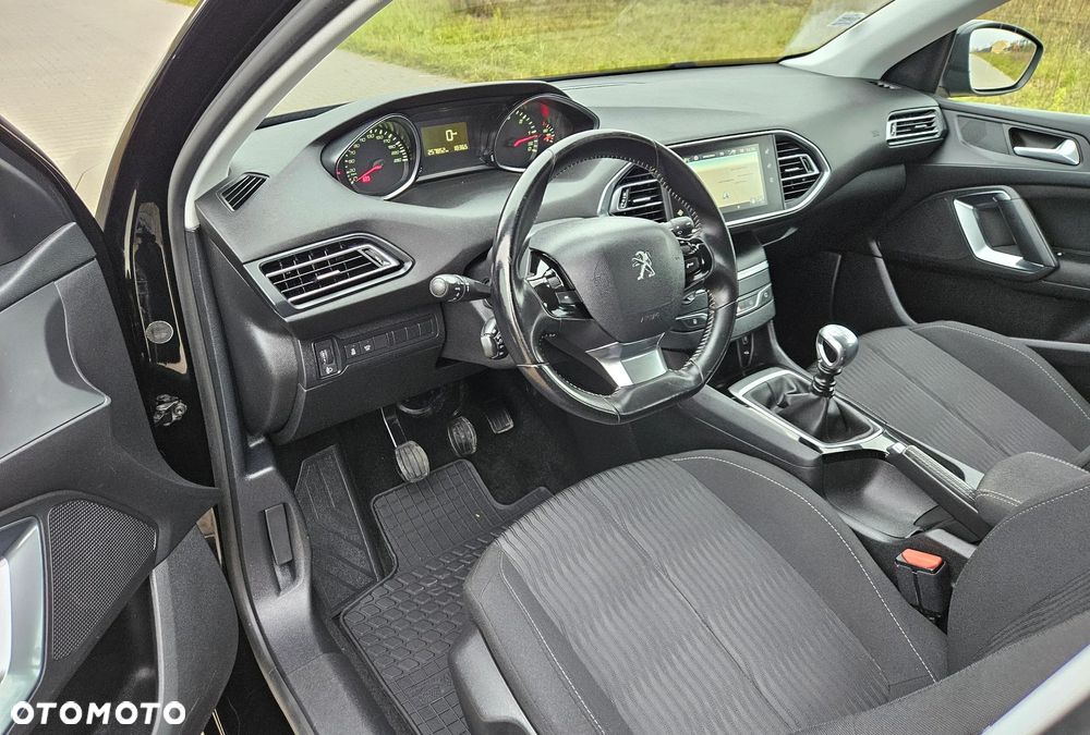 Peugeot 308 SW 1.6 BlueHDi Allure S&S - 22