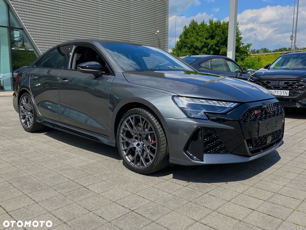 Audi RS3 Limousine - 5