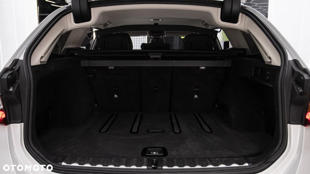 BMW Seria 3 318d Sport Line - 30