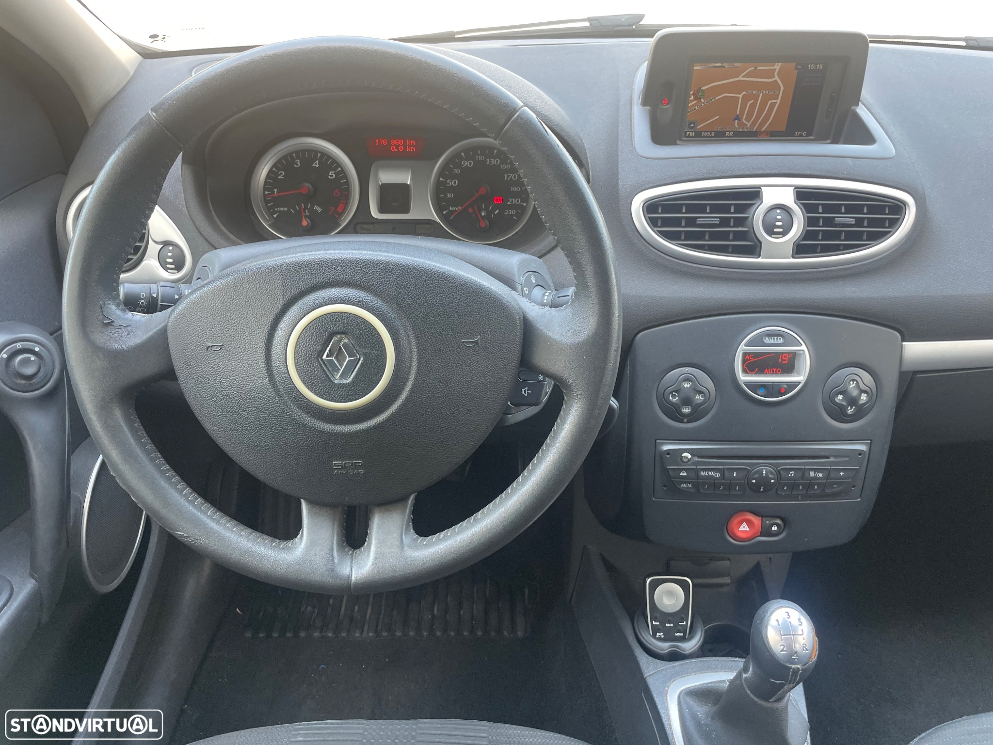 Renault Clio 1.2 16V Dynamique S - 11