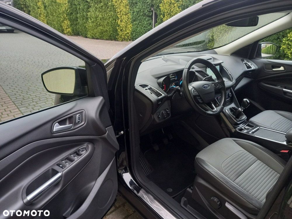 Ford Kuga 2.0 TDCi FWD Titanium Plus - 25