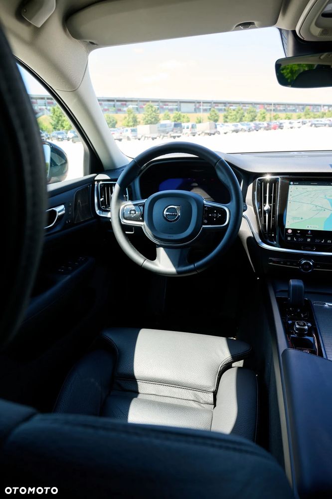 Volvo V60 B4 B Plus Dark - 17