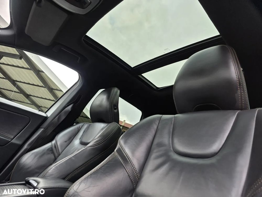 Volvo XC 60 D5 AWD Summum - 11