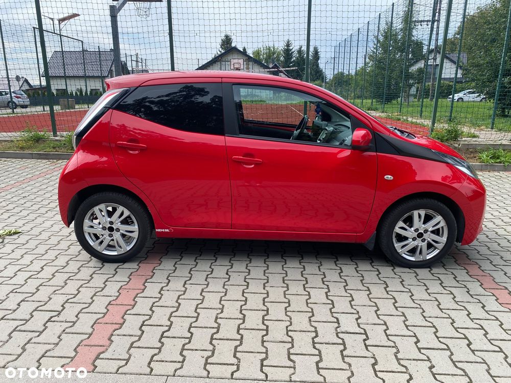 Toyota Aygo x-play touch - 4