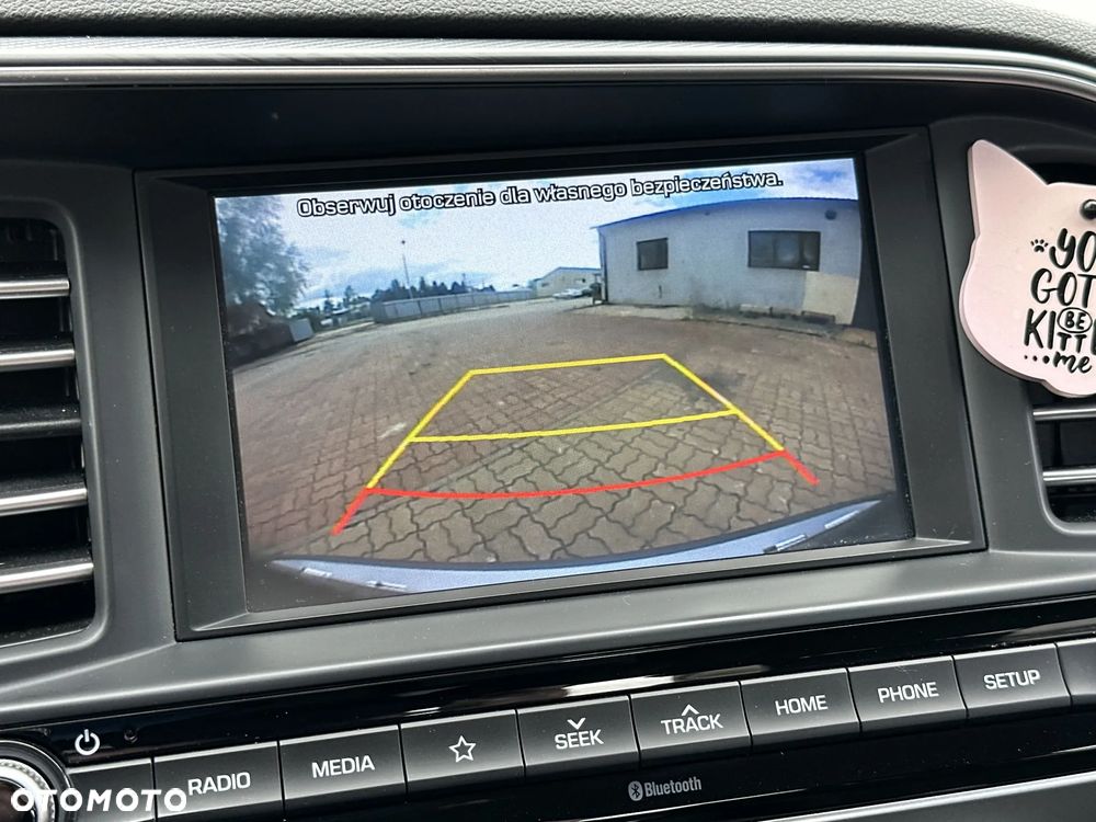 Hyundai Elantra 1.6 Comfort Premiere - 21