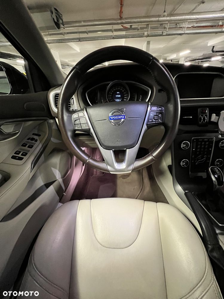 Volvo V40 Cross Country T5 Summum - 8