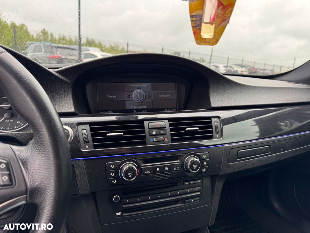 BMW Seria 3 320d Aut. - 11