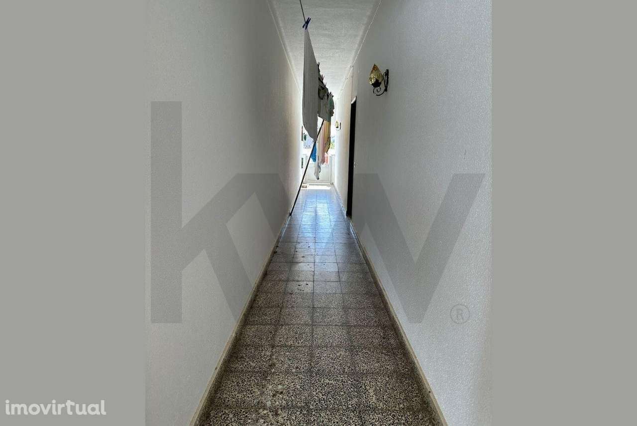 Moradia T3 e garagem para renovar, em Escaroupim - Salvaterra de Magos - Grande imagem: 3/35