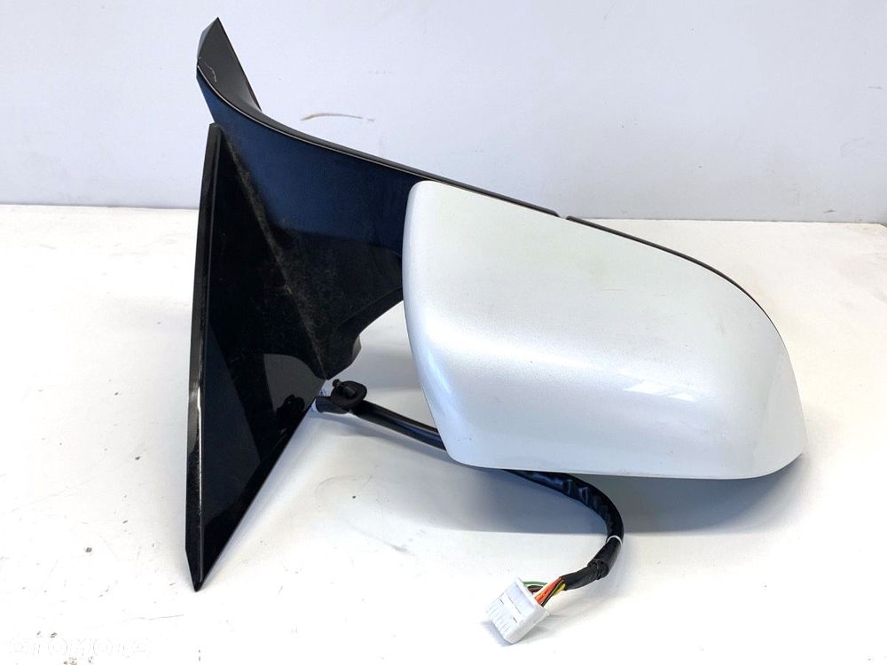 LUSTERKO PRAWY TESLA MODEL Y (5YJY) 2019 - 2022 EV 235 kW [320 KM] - 2