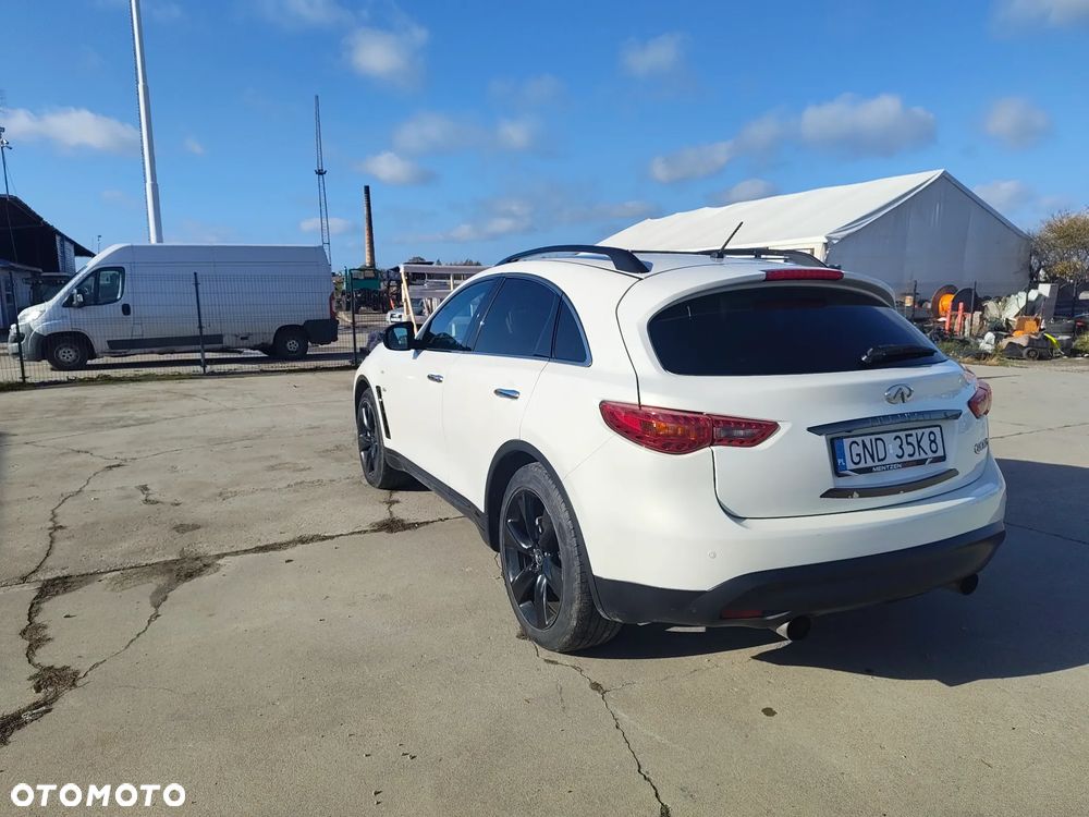 Infiniti Q70 - 4