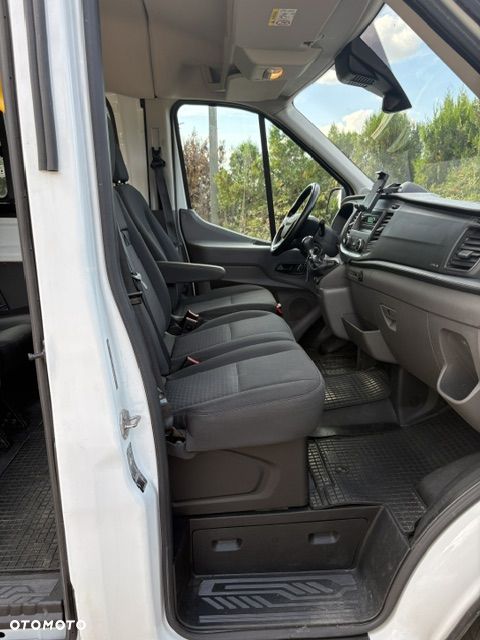 Ford Transit 7 osobowy - 31