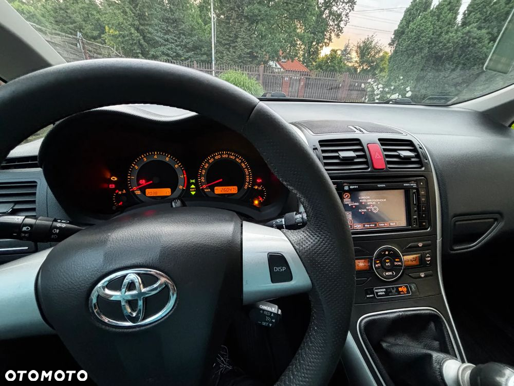 Toyota Auris 1.8 Prestige - 8
