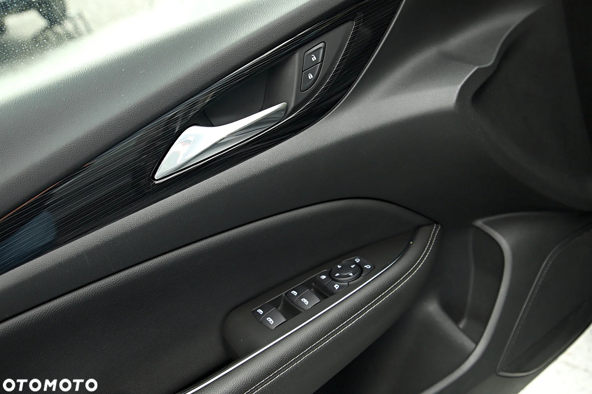 Opel Insignia - 18