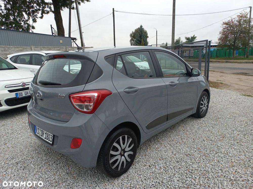 Hyundai i10 1.0 Fifa World Cup Edition - 13