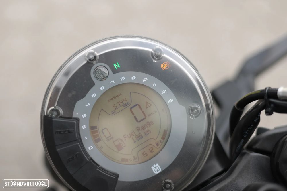Husqvarna Svartpilen 401 <35kw - 23