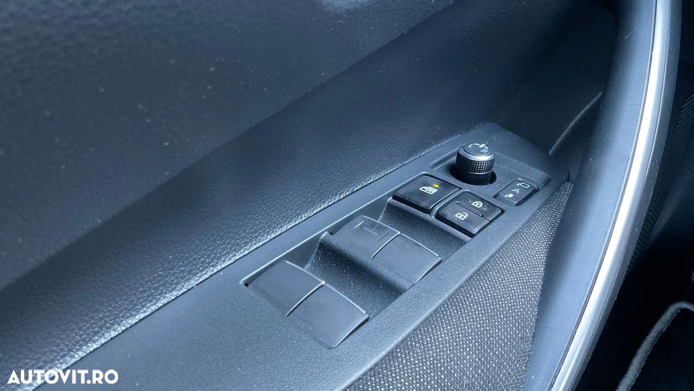 Toyota Corolla 1.8 HSD Dynamic - 31