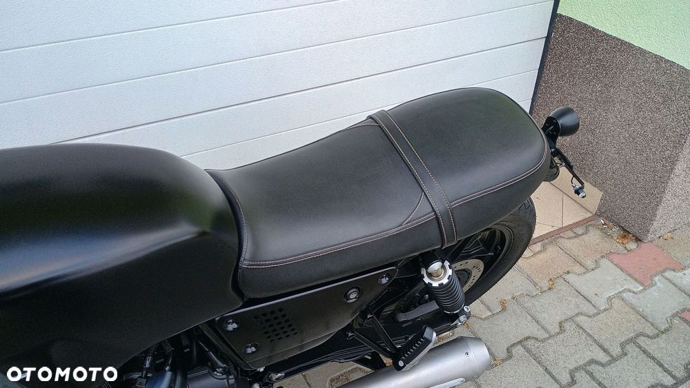 Moto Guzzi V7 - 25