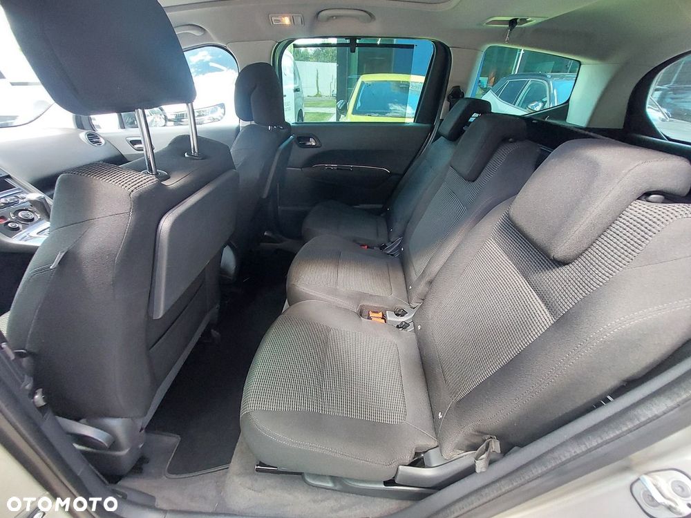 Peugeot 5008 2.0 HDi Premium + - 8