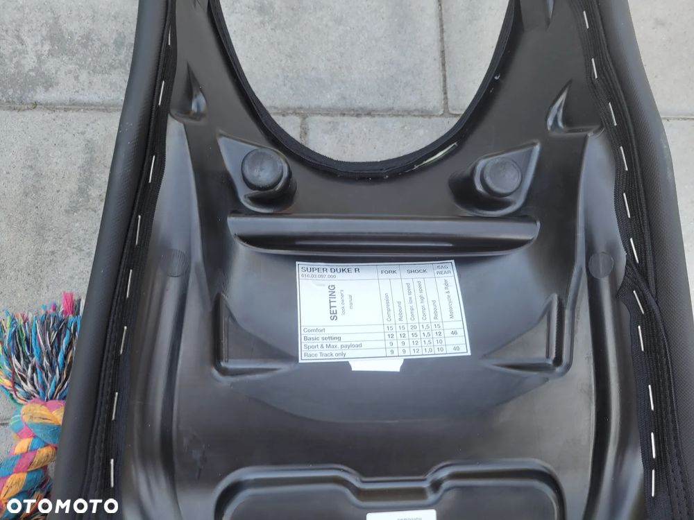 Siedzenie kierowcy, fotel, kanapa przód KTM 125 390 Duke - 16