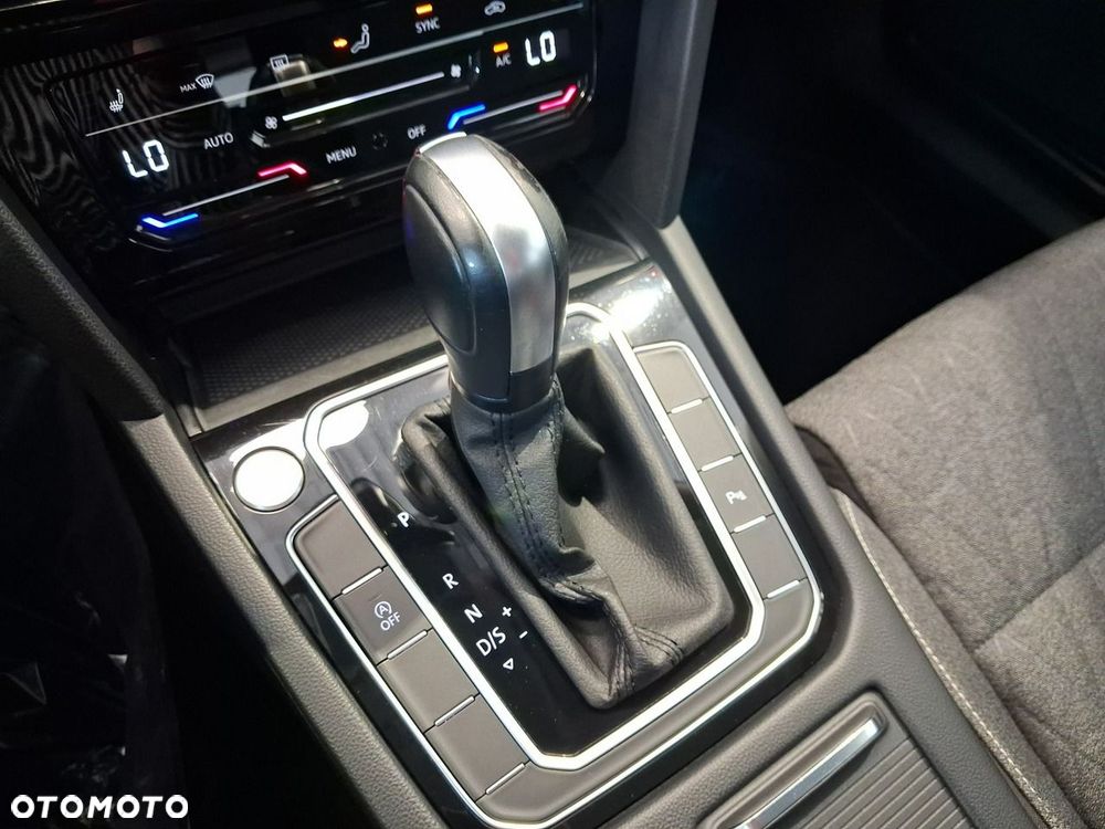 Volkswagen Passat Variant - 23
