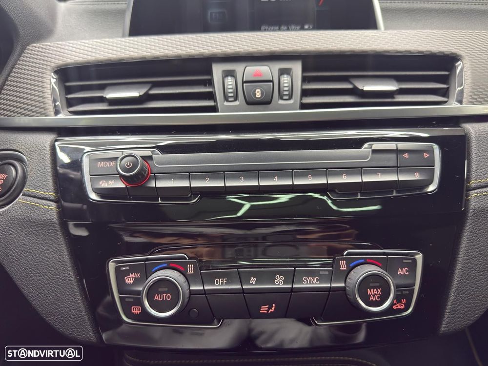 BMW X2 18 d xDrive Auto Pack 50 anos M - 32