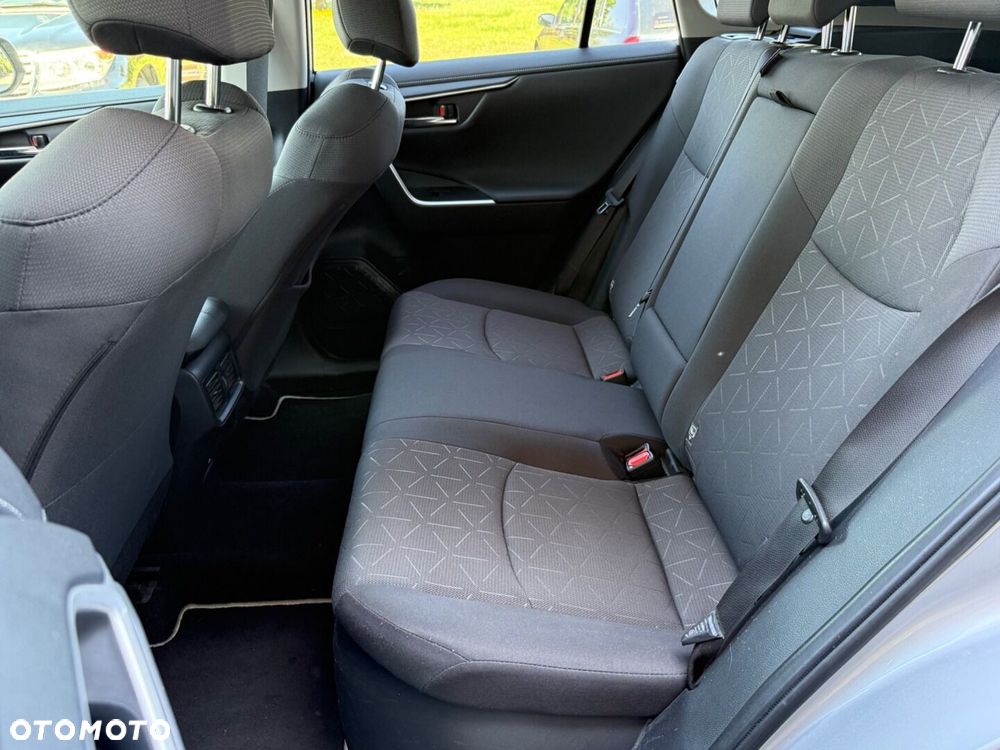 Toyota RAV4 - 10