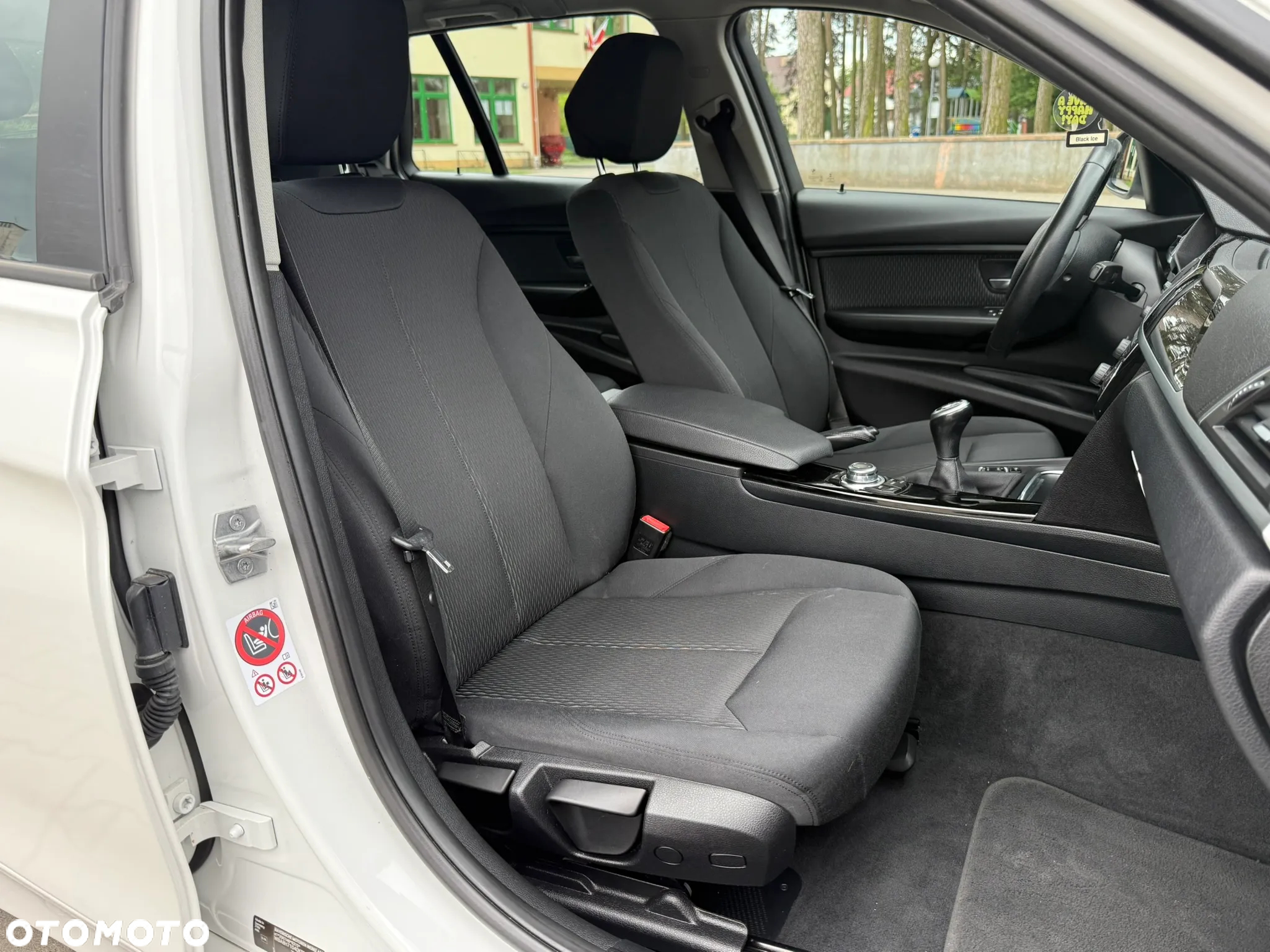 BMW Seria 3 318d Sport Line Shadow - 35