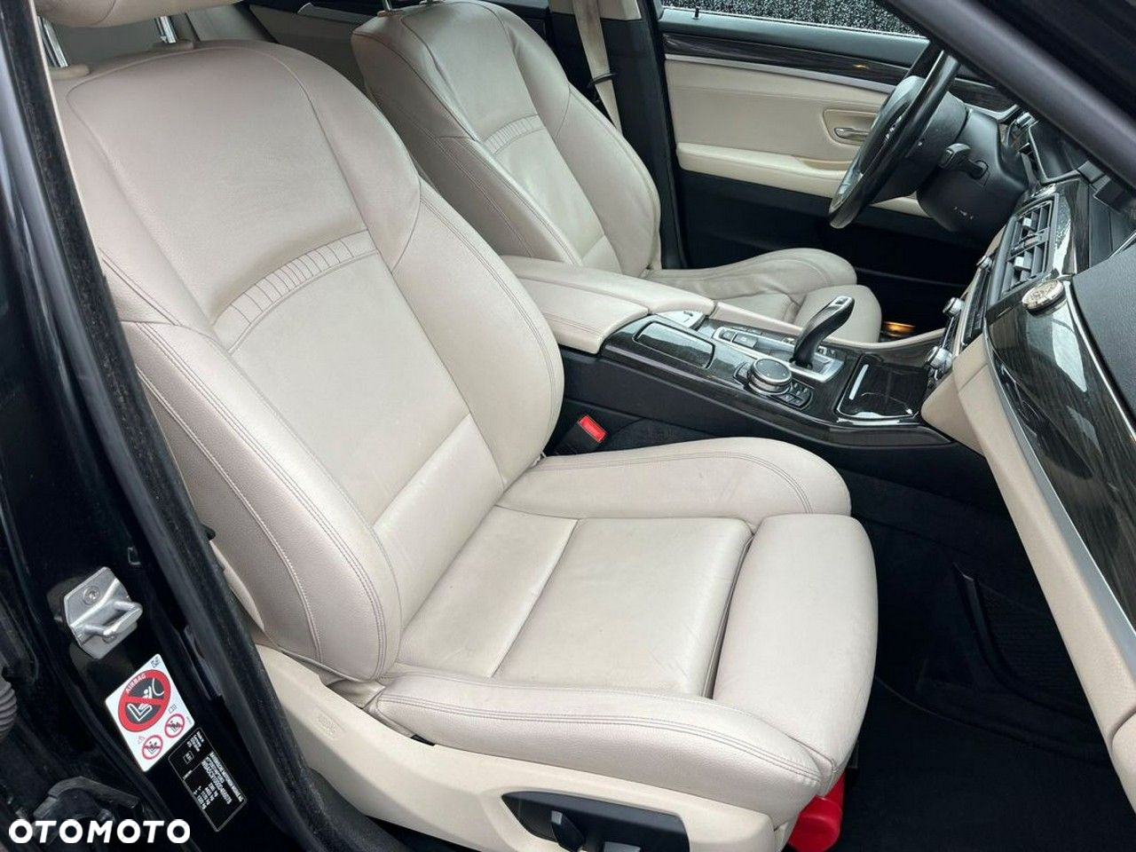 BMW Seria 5 525d xDrive Luxury Line - 32