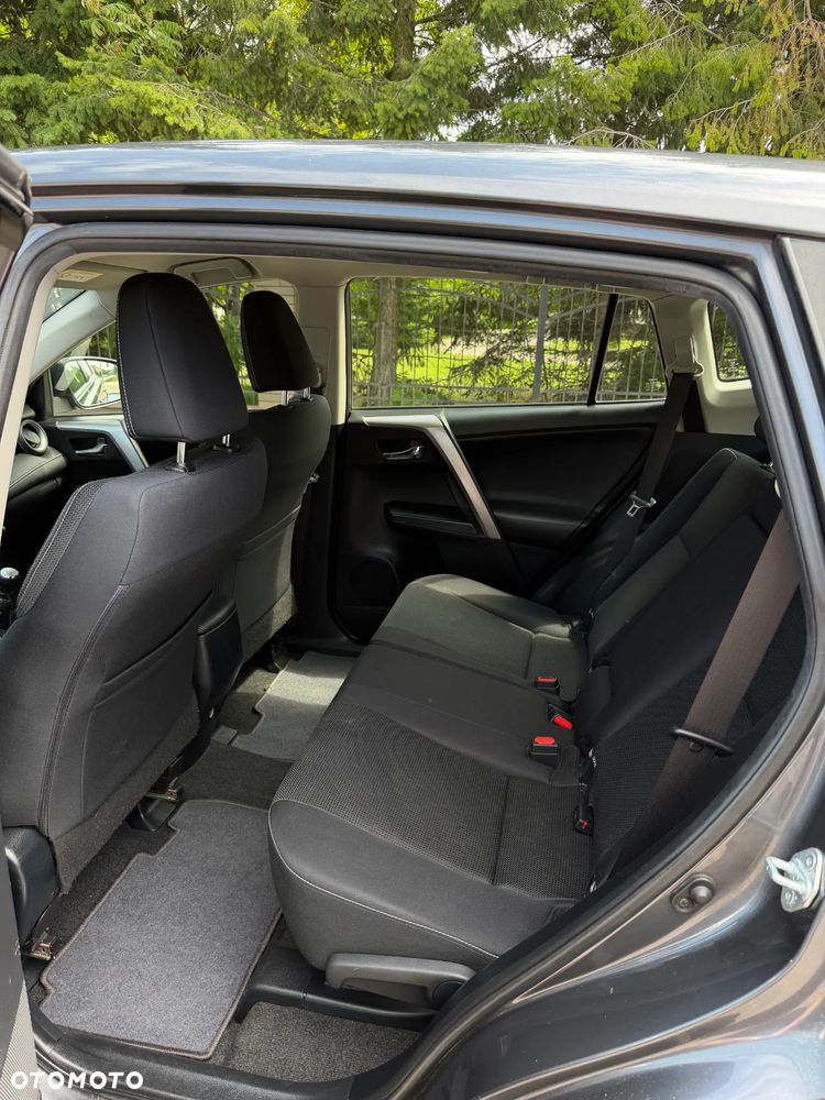 Toyota RAV4 2.0 D-4D Premium 4x2 - 18
