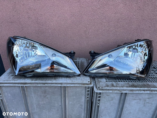 Lampa przednia SEAT MII KOMPLET NOWE ORYGINALNE HELLA EUROPA