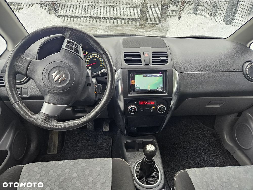 Suzuki SX4 Classic 1.6 VVT 4x4 Comfort - 11