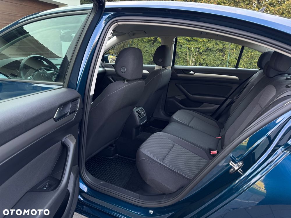 Volkswagen Passat 2.0 TDI EVO Essence - 12
