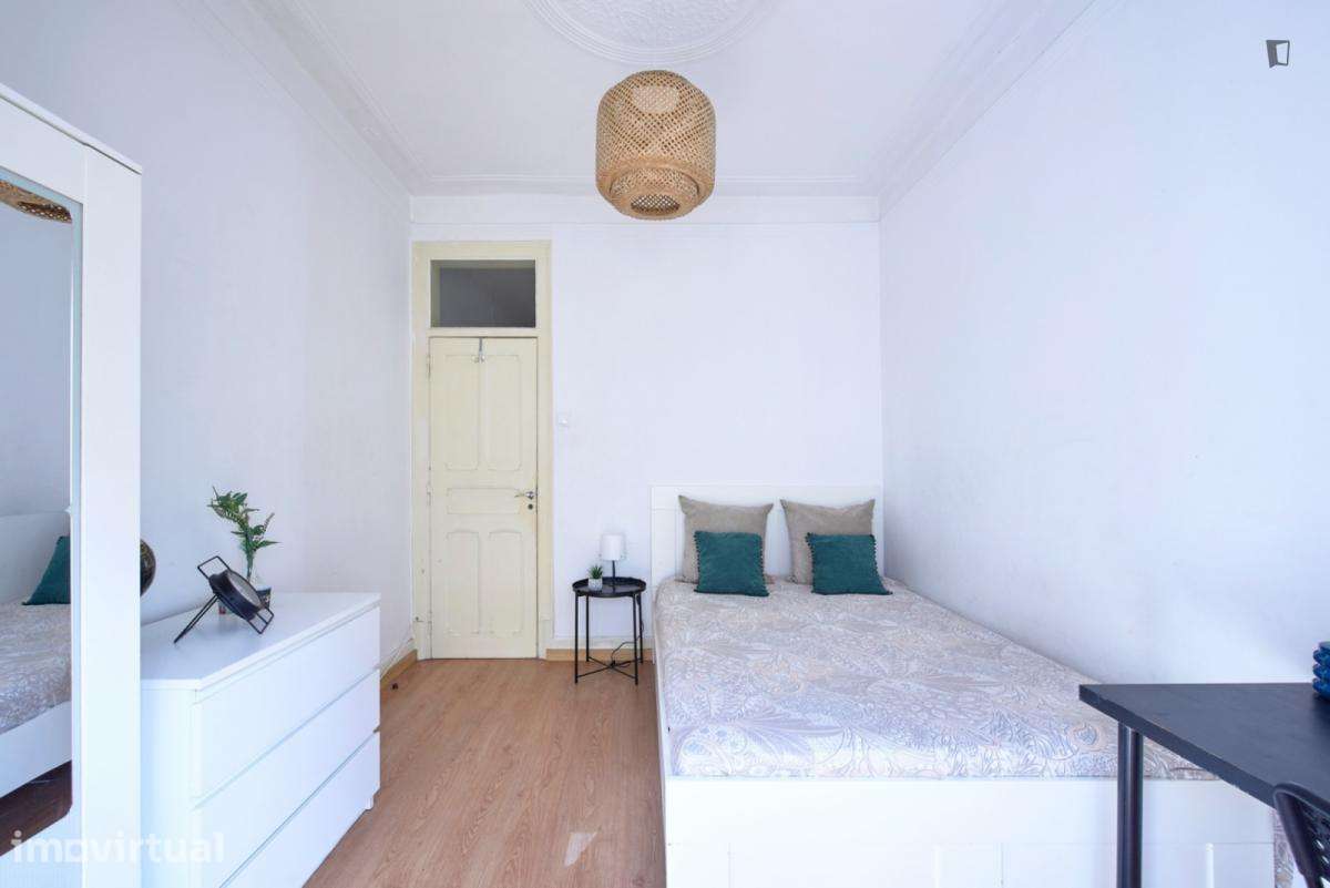 Quarto - localizado em Alameda Lisbon - Grande imagem: 4/16