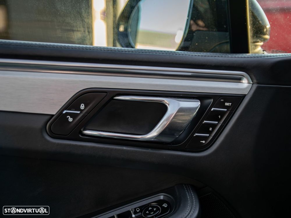 Porsche Macan S - 31