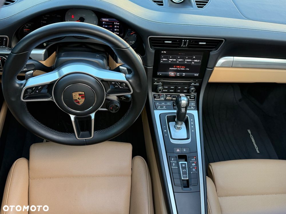Porsche 911 Carrera 4S PDK - 35