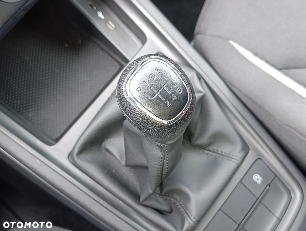 Skoda Scala 1.0 TSI Essence - 38
