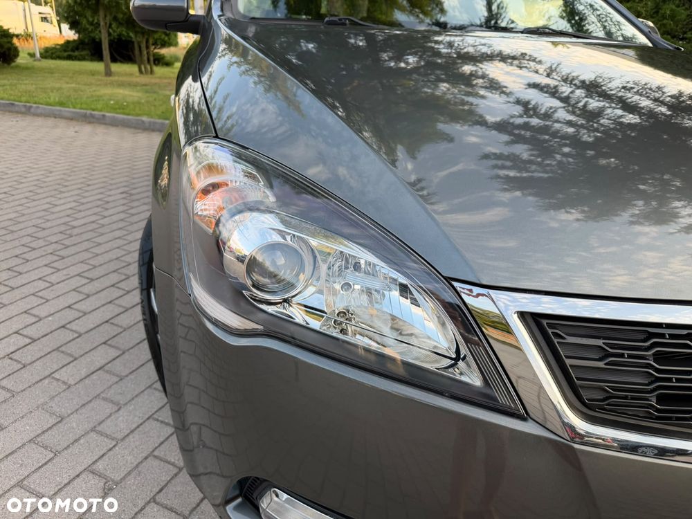 Kia Ceed 1.4 CVVT Dream-Team Edition - 10