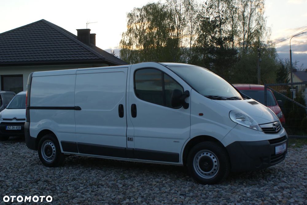 Opel Vivaro - 1