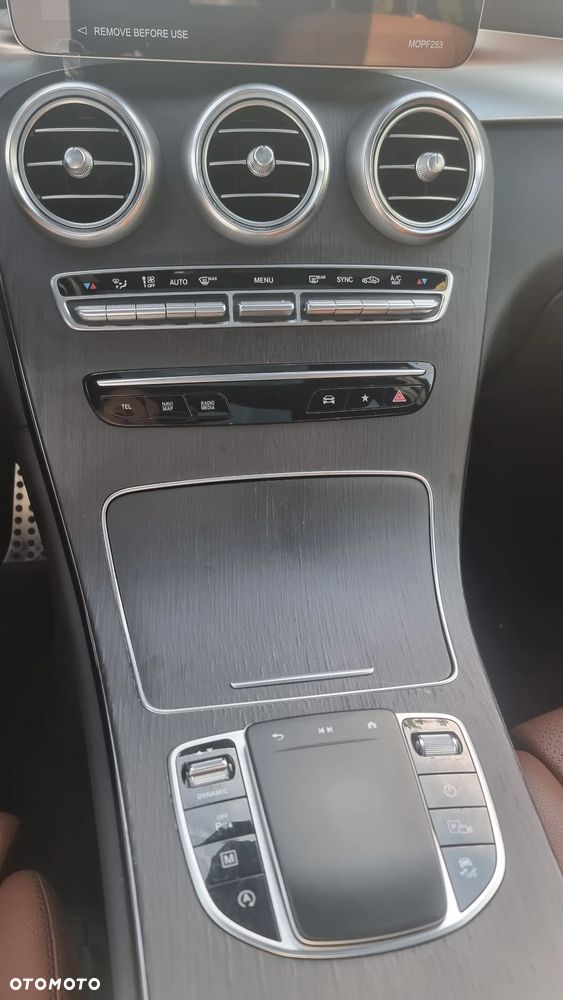 Mercedes-Benz GLC 300 4Matic 9G-TRONIC AMG Line - 18