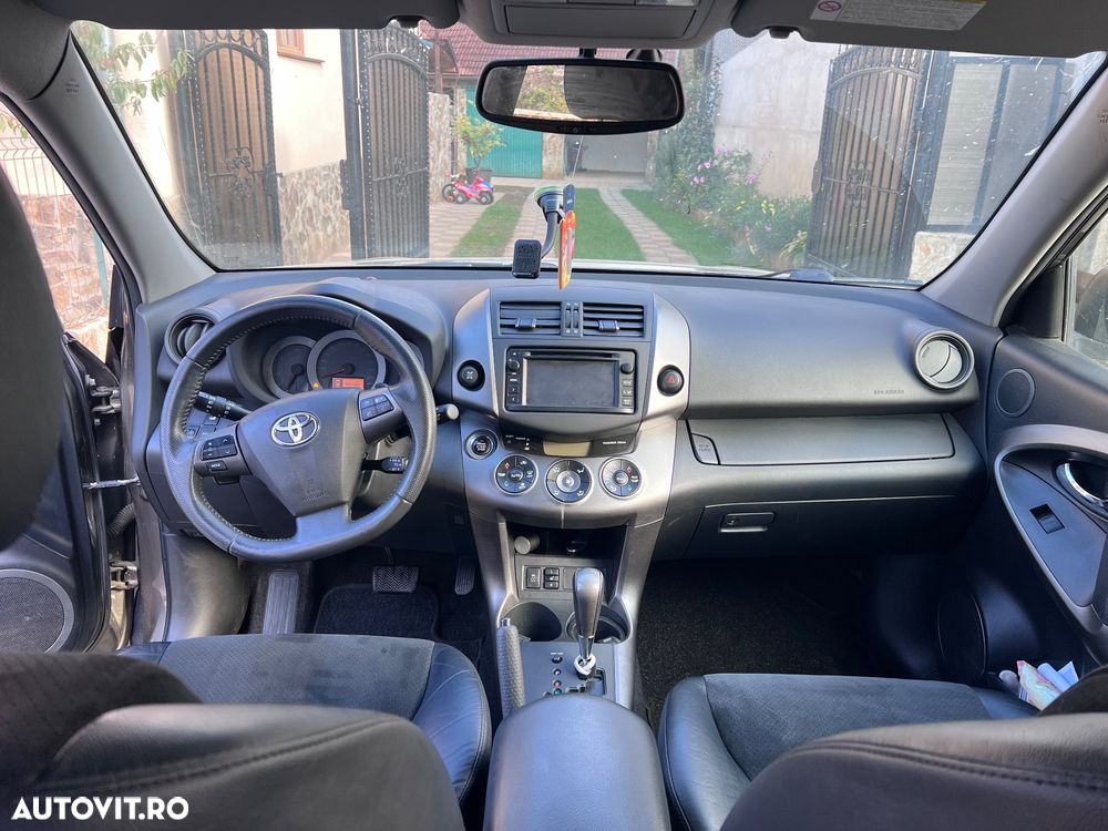 Toyota RAV4 2.2 D-4D 4x4 Automatik Edition S - 6