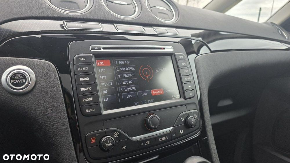 Ford S-Max - 13