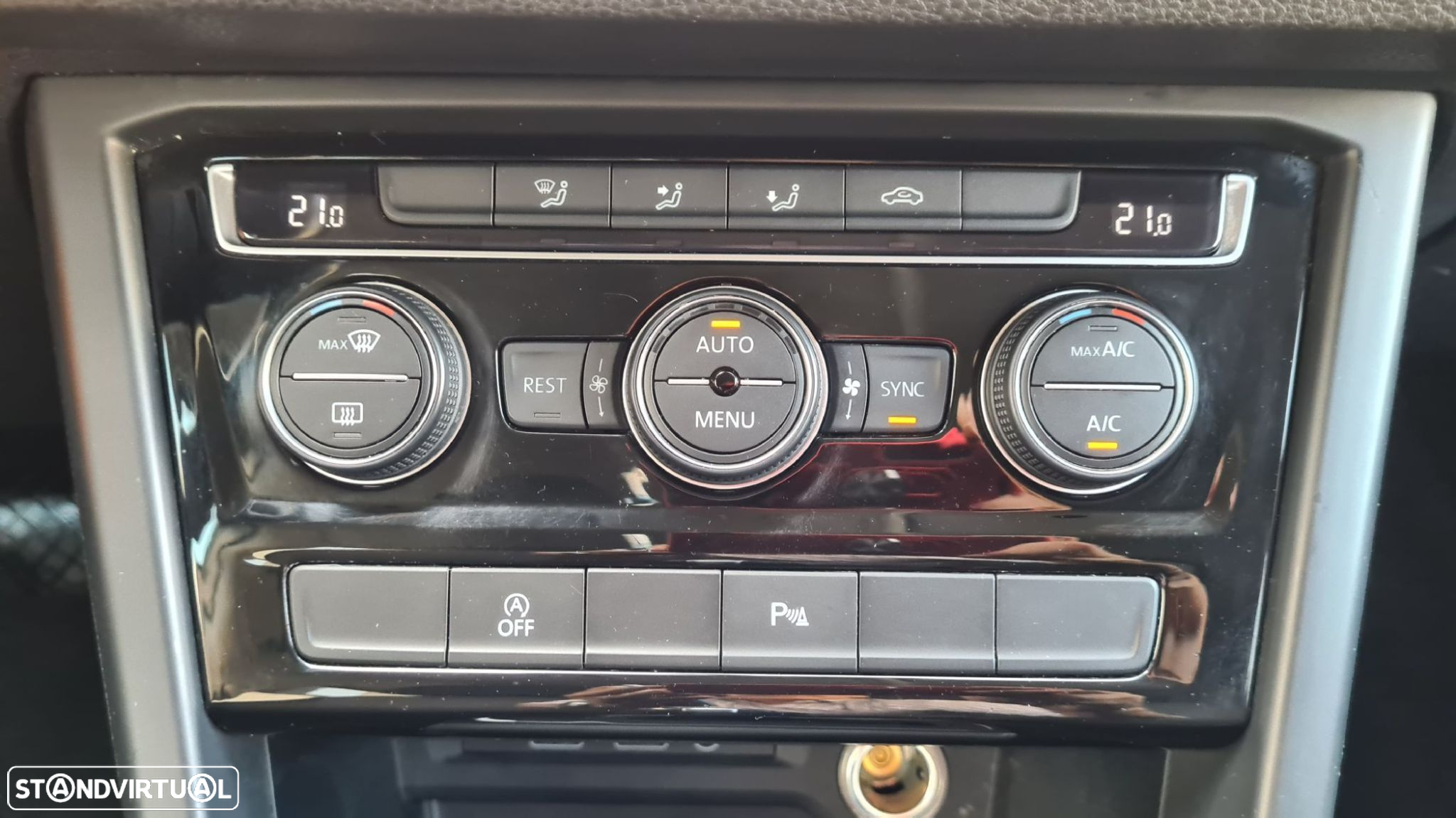 VW Touran 1.6 TDI Confortline DSG - 30