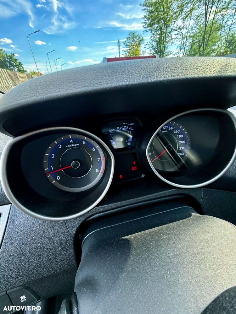 Hyundai Elantra 1.6 MPi - 8