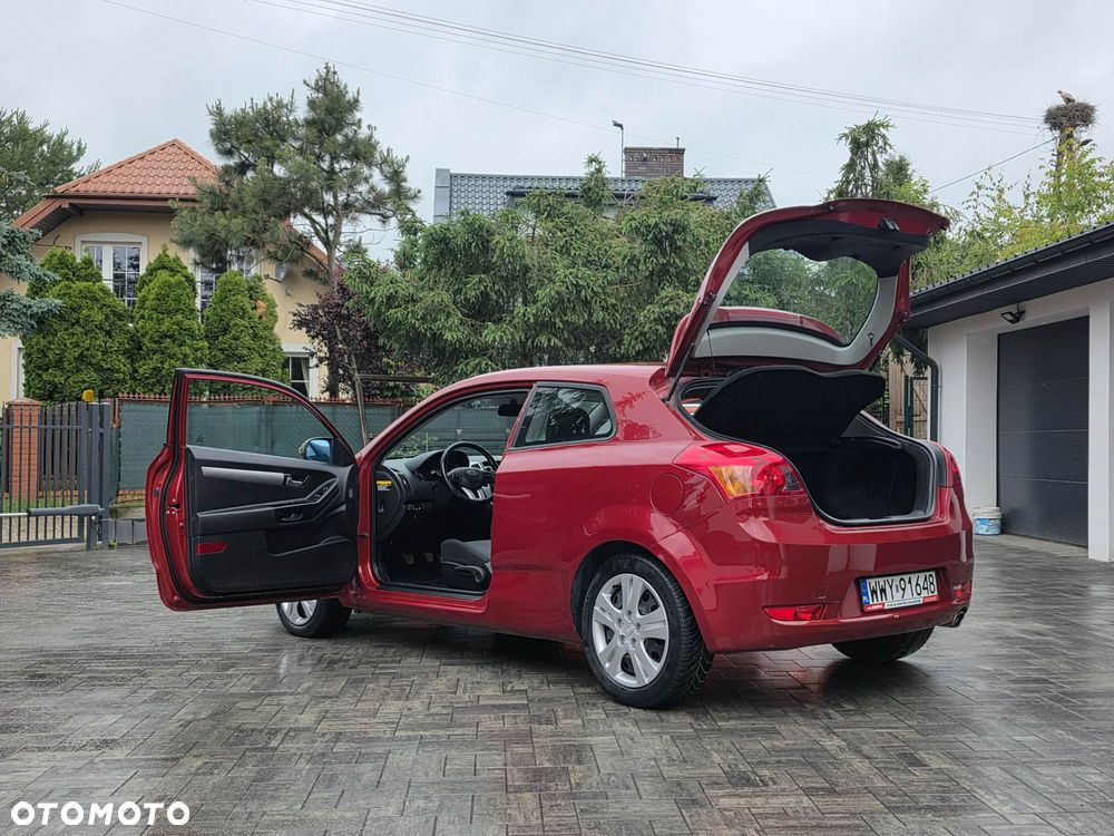 Kia ProCeed - 24