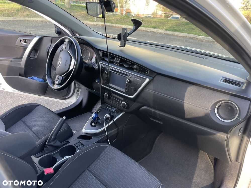 Toyota Auris - 16